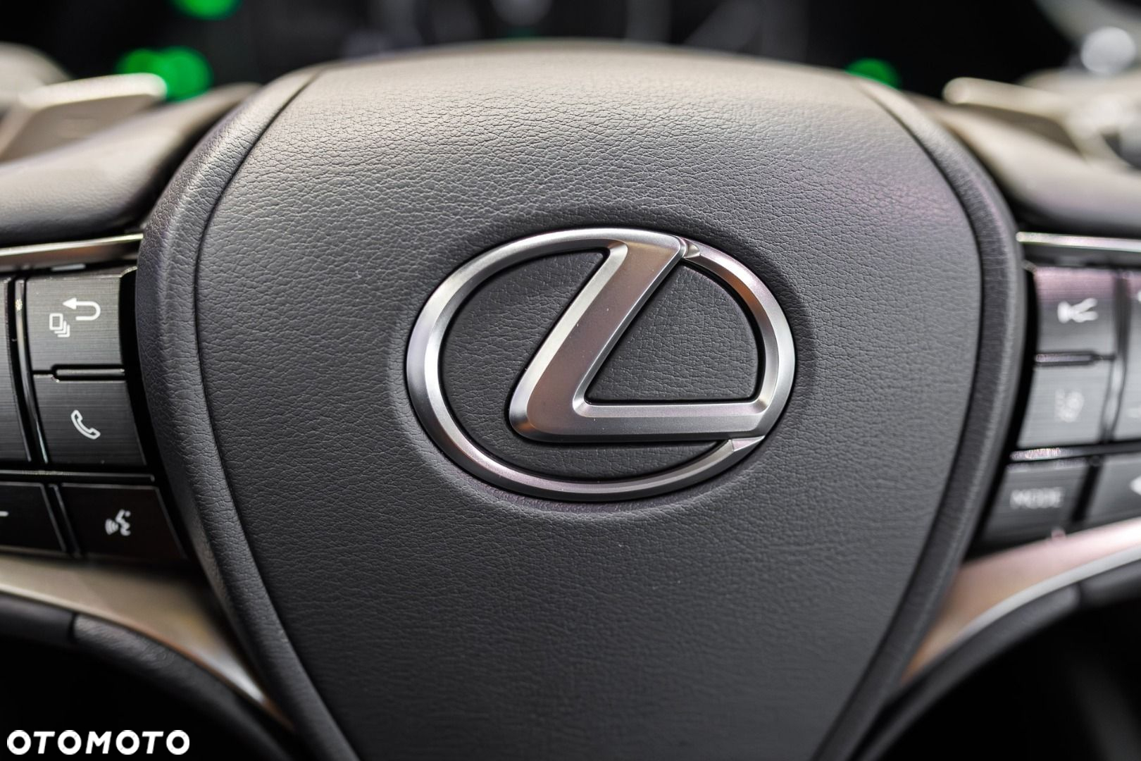 Lexus ES - 16