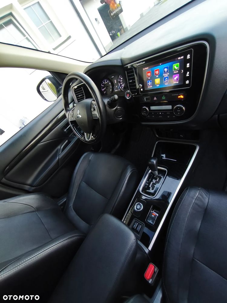 Mitsubishi Outlander - 23