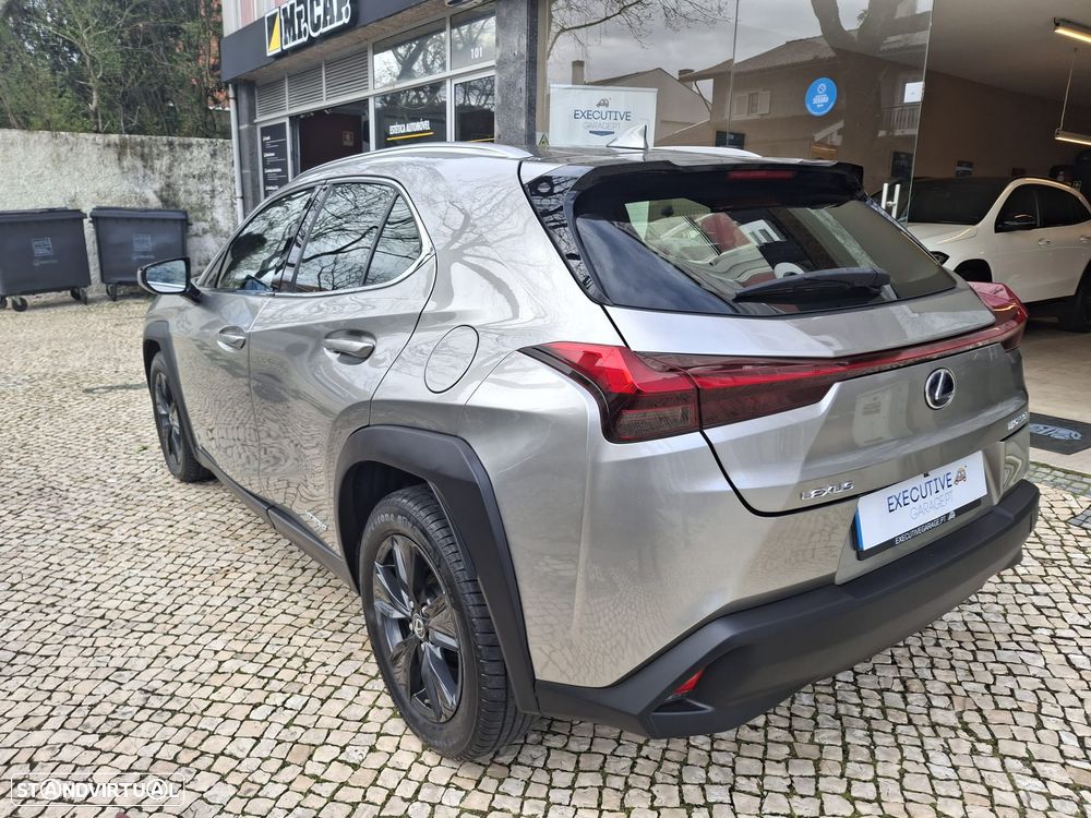 Lexus UX 250h Business - 9