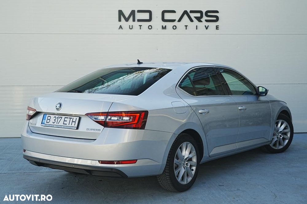 Skoda Superb 2.0 TDI DSG Style - 3