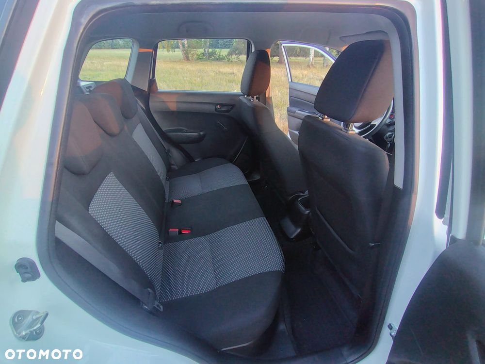Suzuki Vitara 1.6 Comfort 2WD - 12