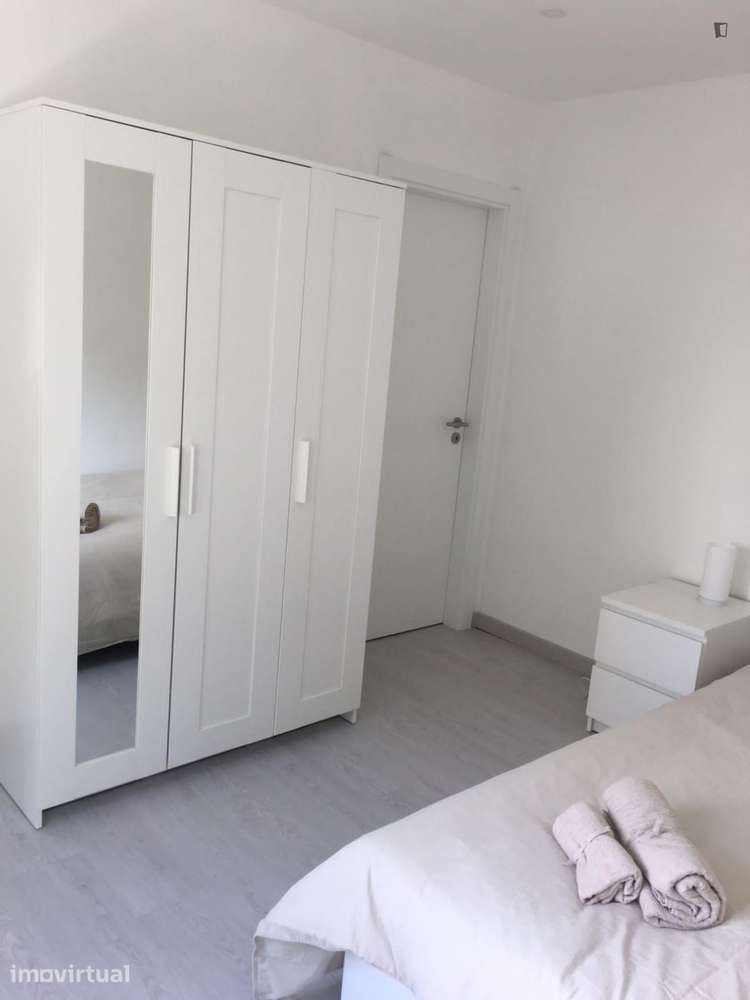 Quarto - localizado em Carcavelos Lisbon - Grande imagem: 3/12