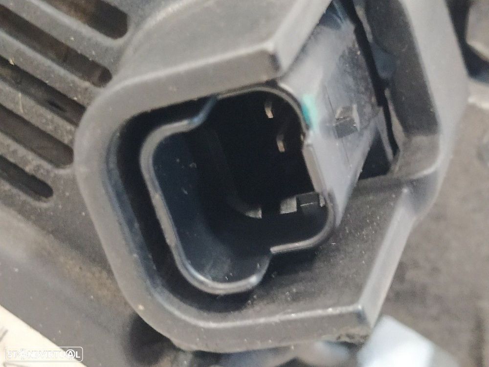 ALTERNADOR RENAULT MEGANE II 2004 -8200290215 - 4