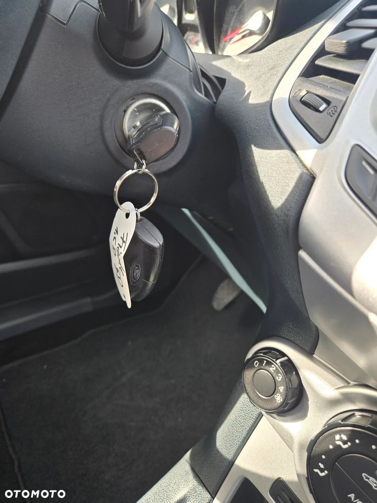 Ford Fiesta - 17