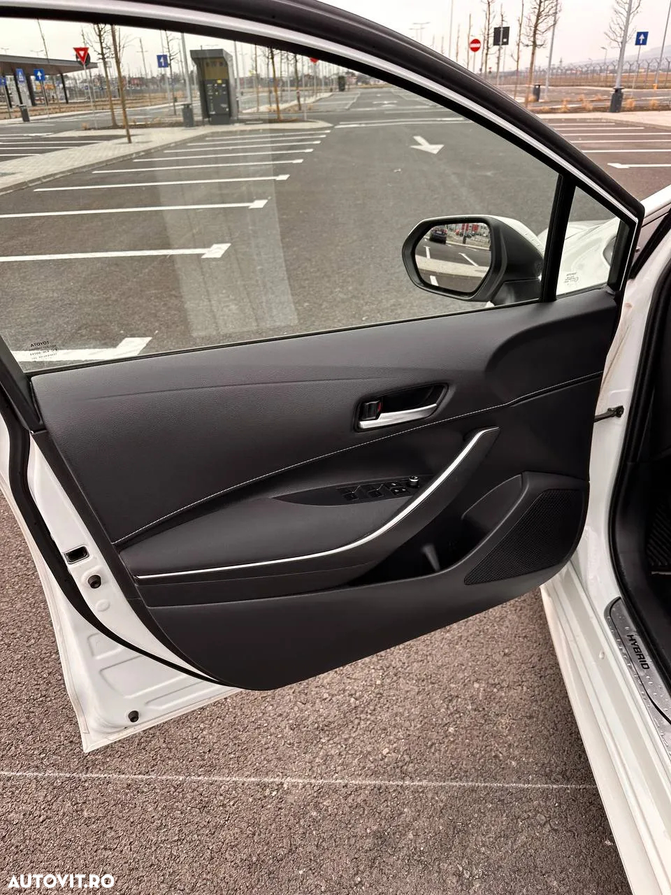 Toyota Corolla 1.8 HSD Active - 13