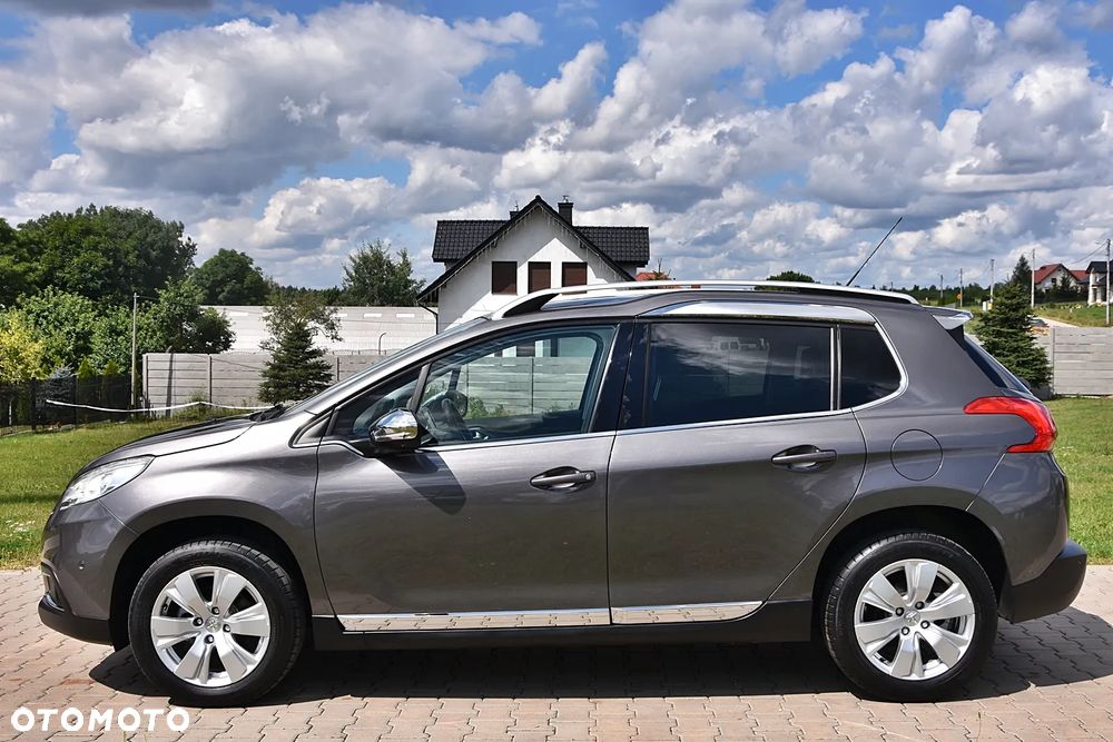 Peugeot 2008 1.2 Pure Tech Allure S&S - 3