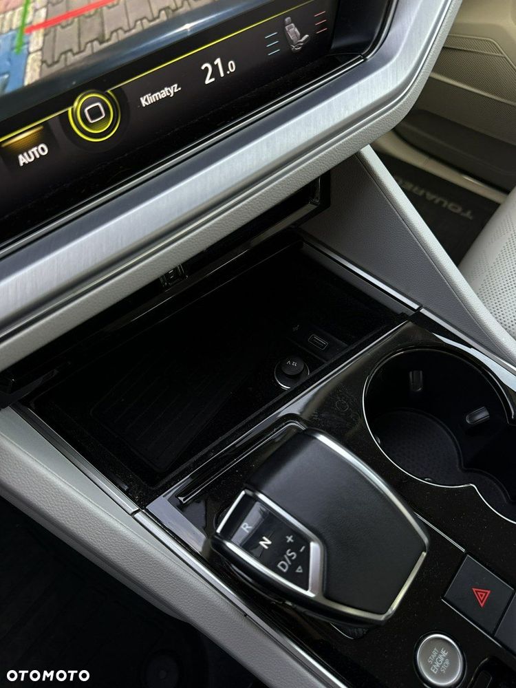 Volkswagen Touareg - 19