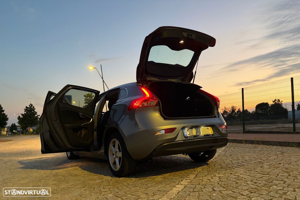 Volvo V40 D2 Momentum - 5
