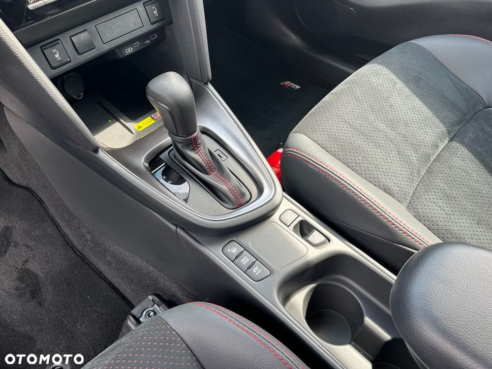 Toyota Yaris Cross - 18