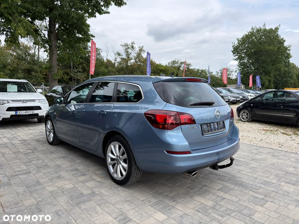 Opel Astra 1.4 T Cosmo - 4