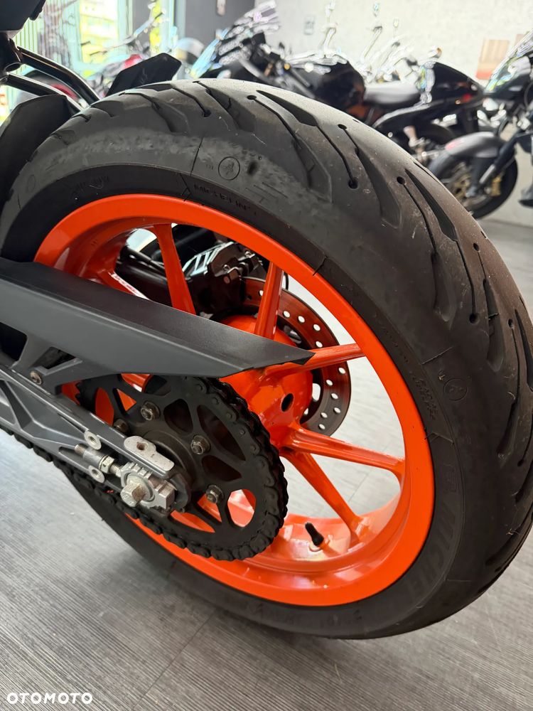 KTM Duke 125 - 18