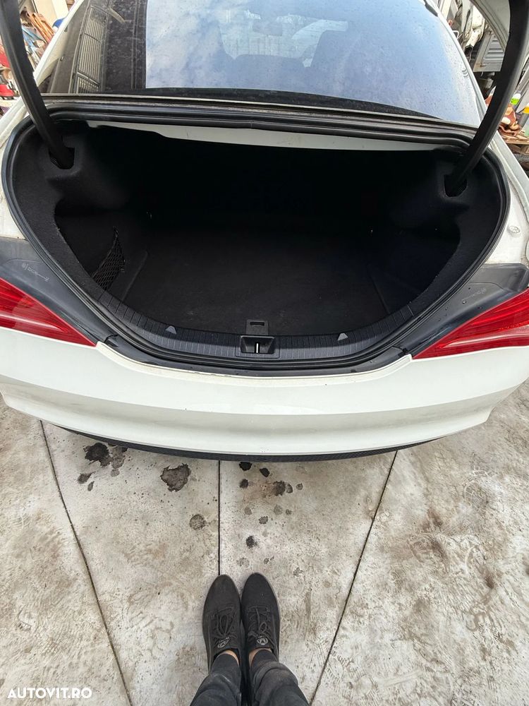 Mercedes-Benz CLA - 10