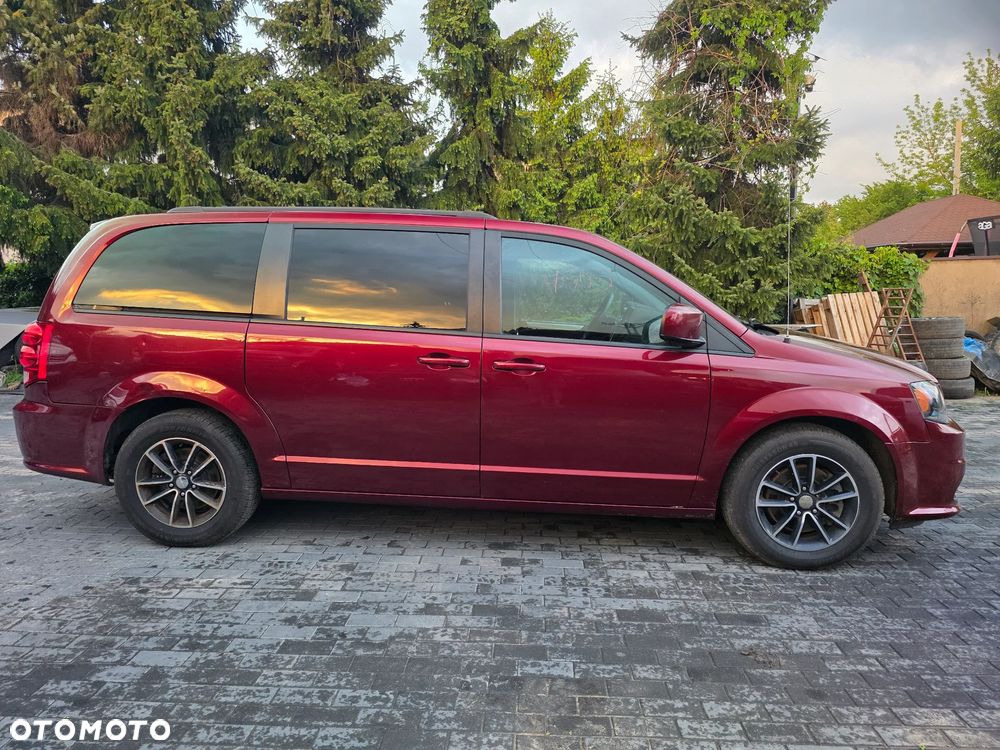 Dodge Grand Caravan 3.6 R/T - 7