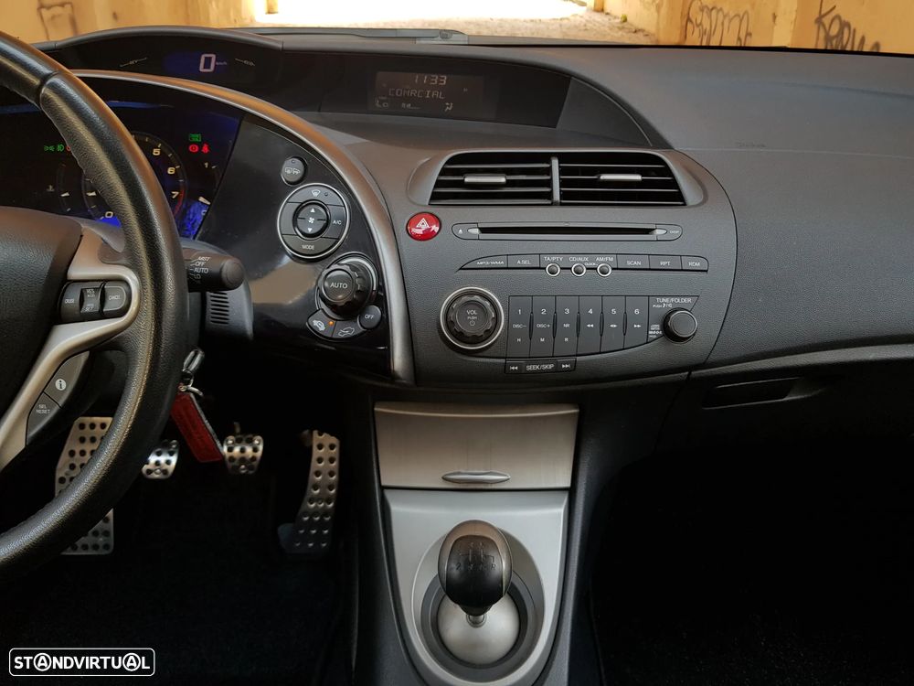 Honda Civic 1.8 Sport - 13