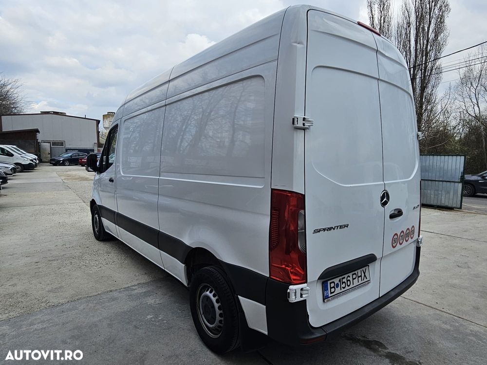 Mercedes-Benz Sprinter - 9