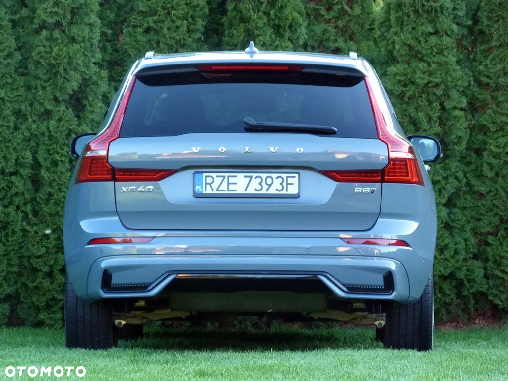 Volvo XC 60 B5 B AWD R-Design - 9