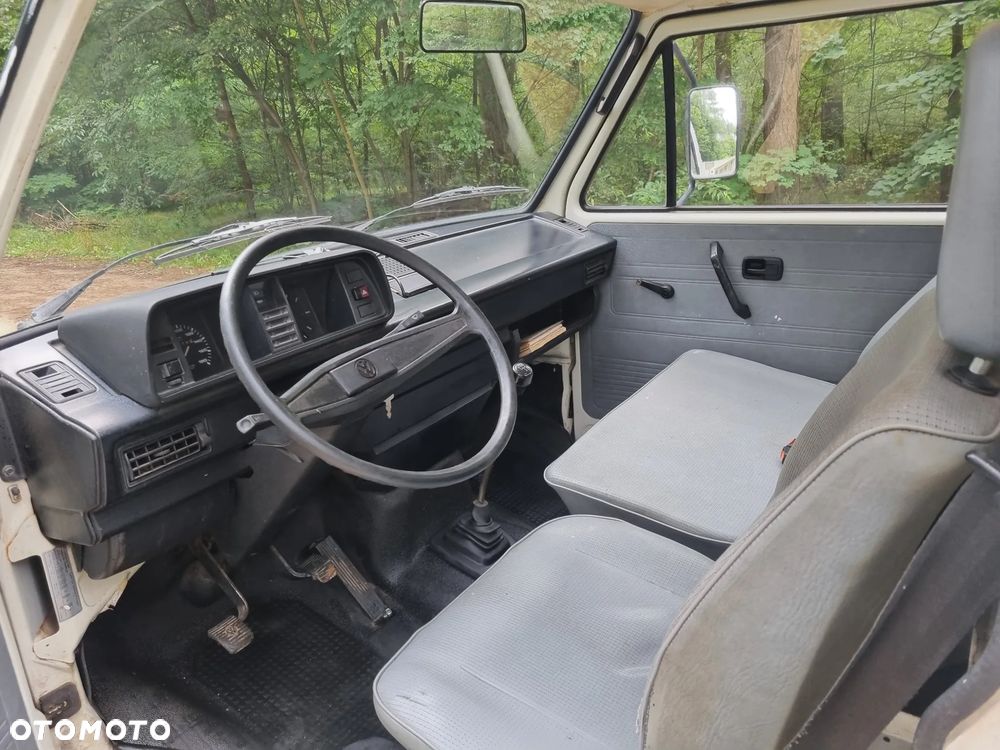 Volkswagen Transporter - 11