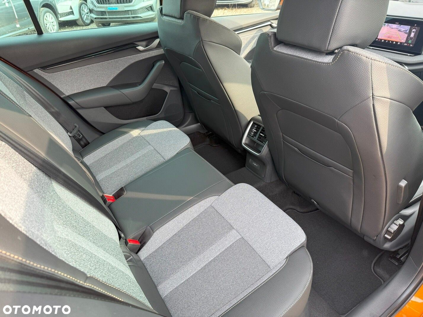 Skoda Octavia 2.0 TDI Selection DSG - 24