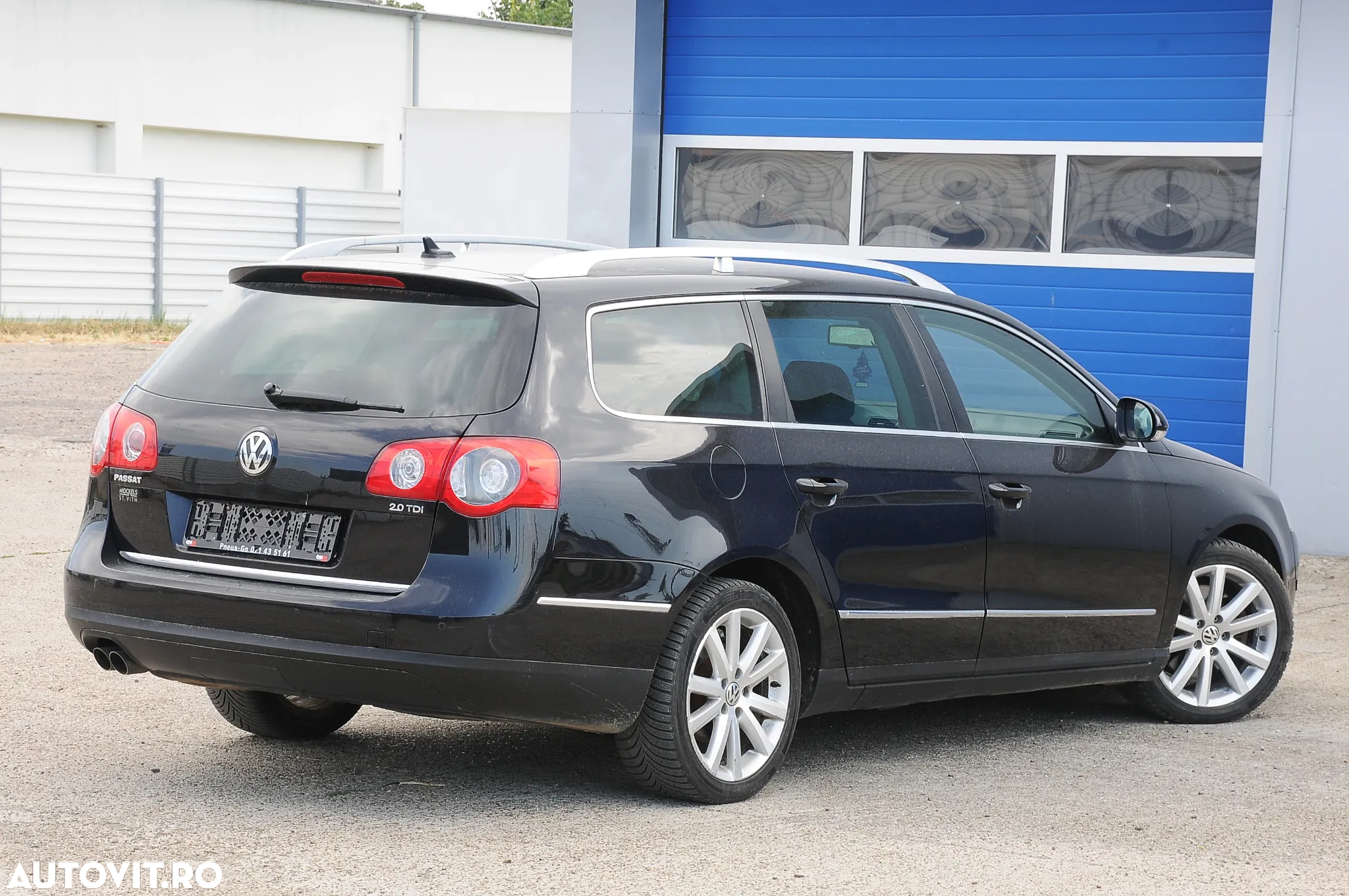 Volkswagen Passat Variant 2.0 TDI Blue TDI Highline - 3