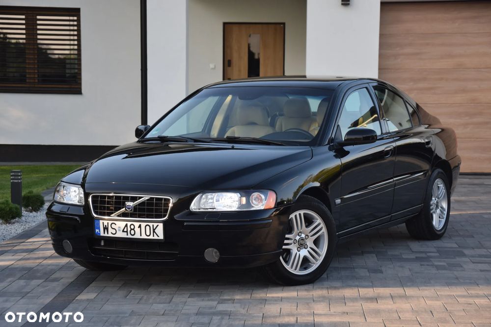 Volvo S60 2.4 Momentum - 1