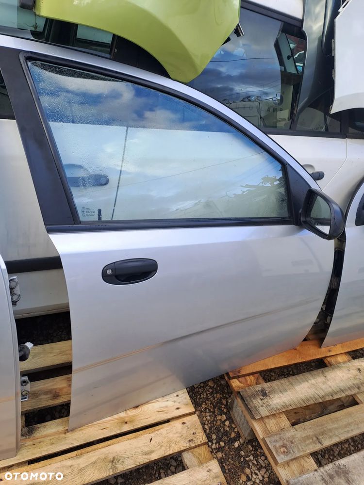 Chevrolet Aveo T250 HB 5D drzwi klapa bagażnika zderzak kod lakieru 92U - 5