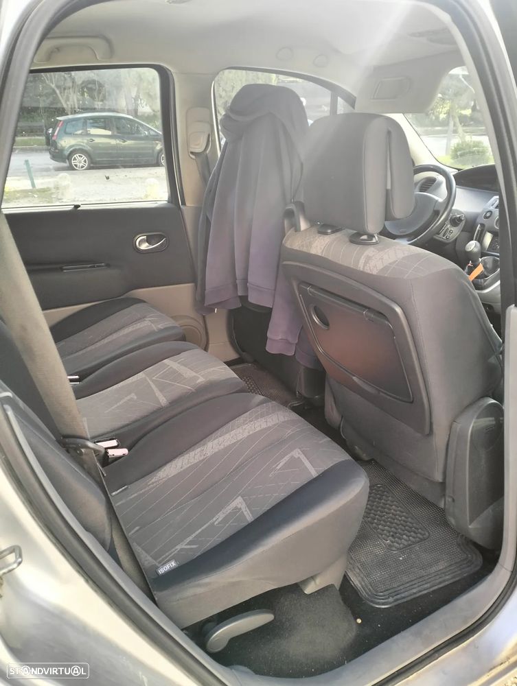 Renault Grand Scénic 1.5 dCi Dynamique - 4