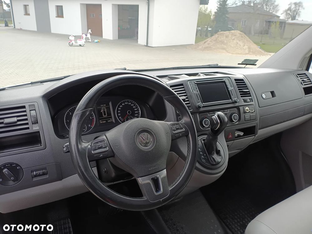 Volkswagen Caravelle - 22