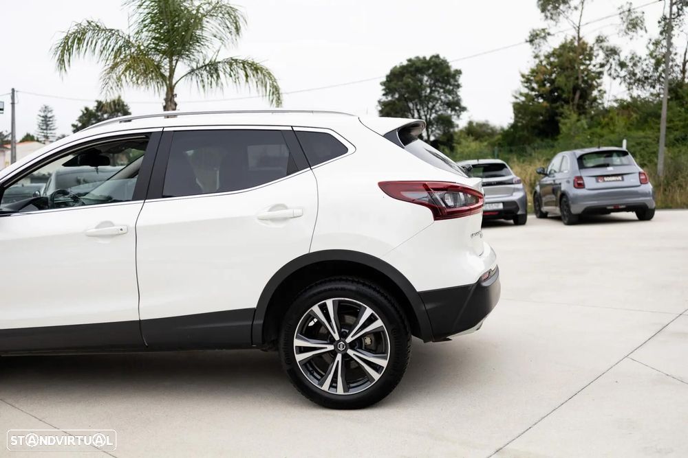 Nissan Qashqai 1.5 dCi N-Connecta DCT - 11