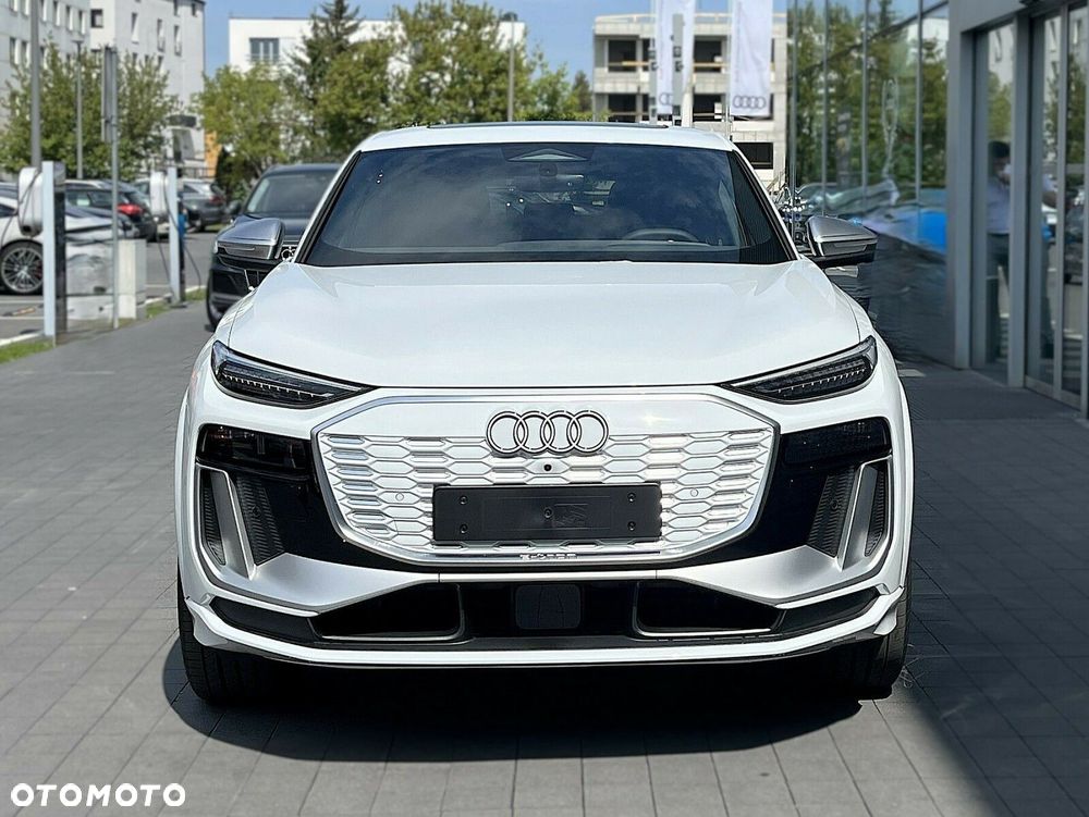 Audi Q6 e-tron - 9