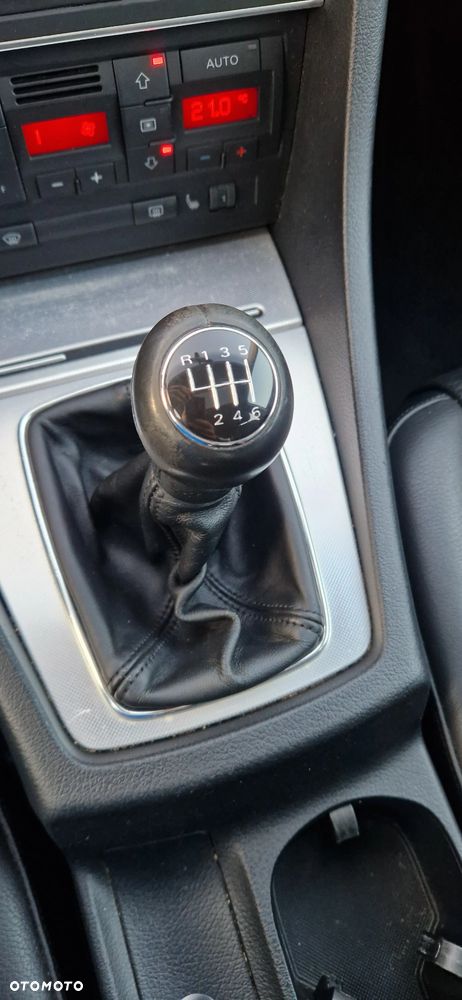 Audi A4 Avant 2.0 T FSI quattro - 18