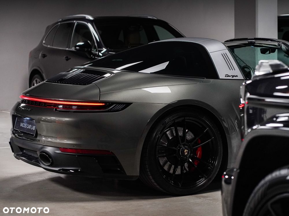 Porsche 911 Targa 4 GTS - 22
