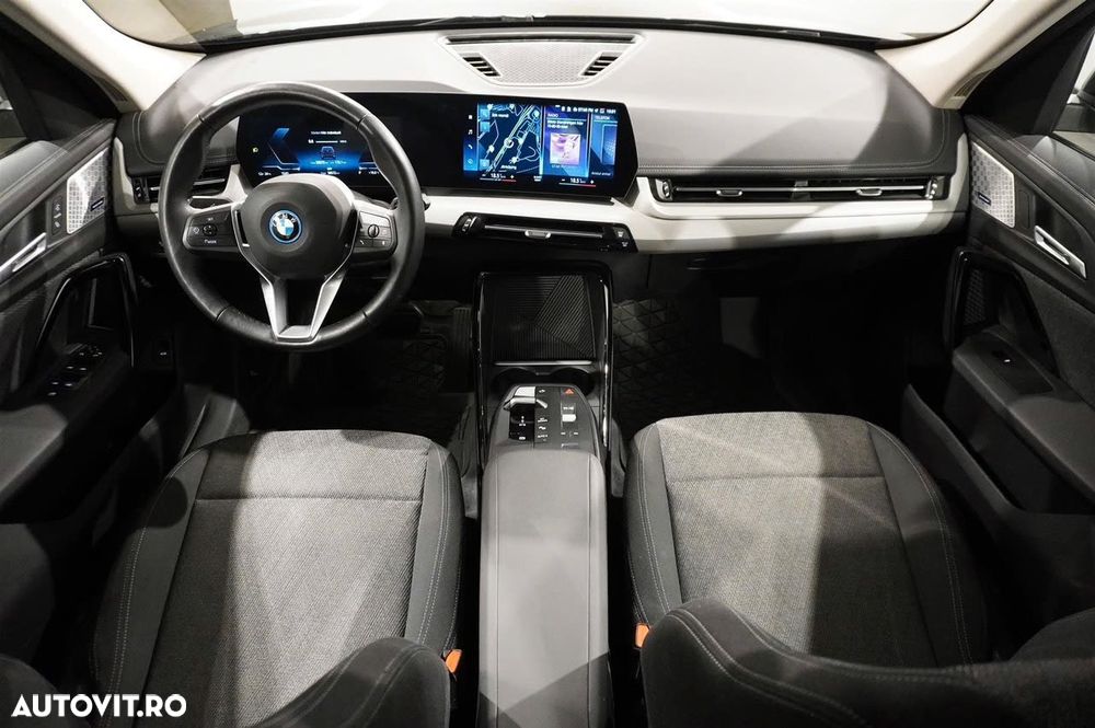 BMW iX1 xDrive30 - 8