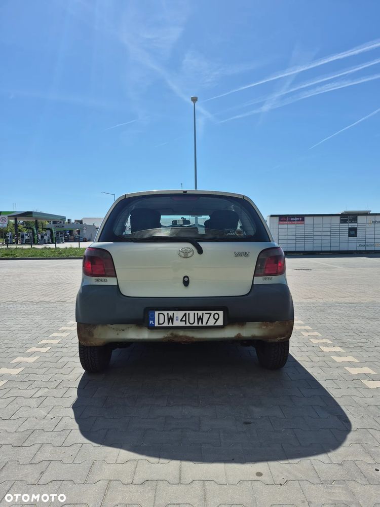 Toyota Yaris 1.0 Luna - 21