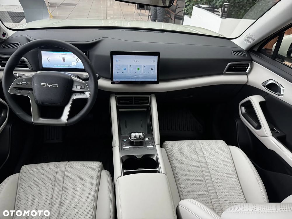 BYD Atto 2 45kWh Active - 8