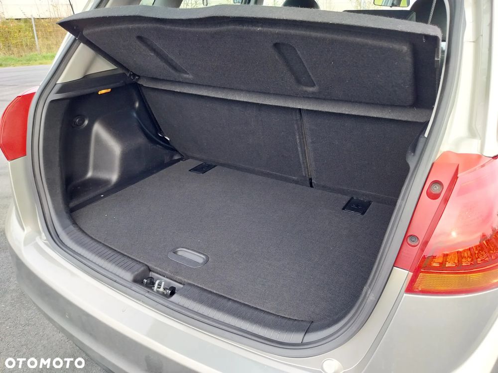 Kia Venga - 16