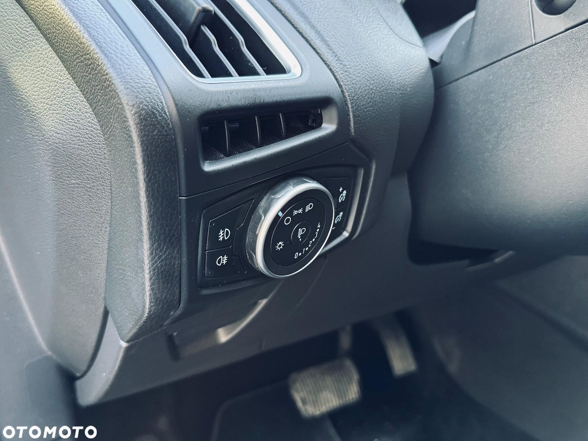 Ford Focus 1.5 EcoBlue Start-Stopp-System COOL&CONNECT DESIGN - 26