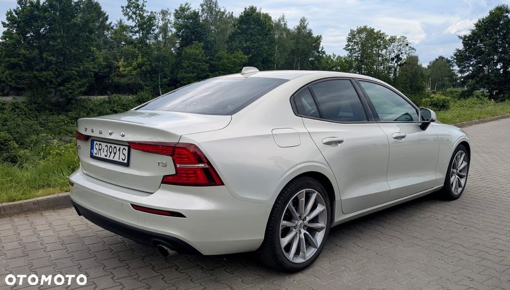 Volvo S60 T5 Momentum Pro - 3