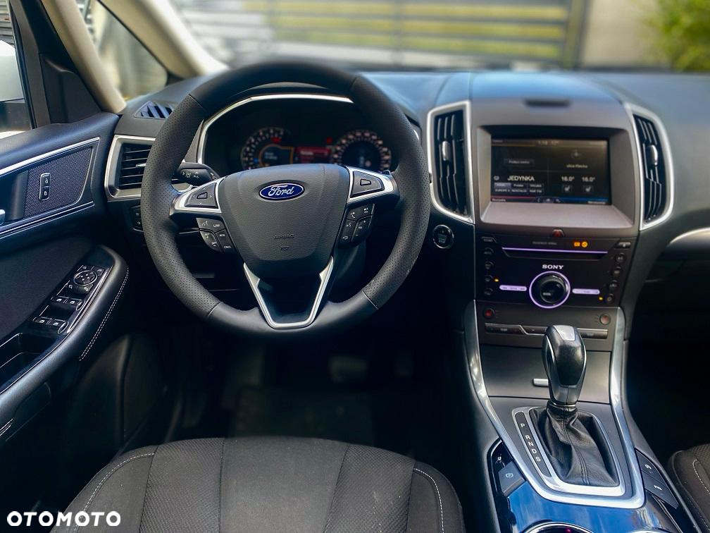 Ford S-Max - 17
