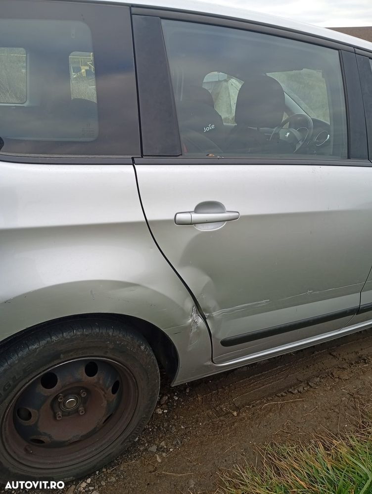 Peugeot 5008 HDI FAP 110 EGS6 Premium - 3