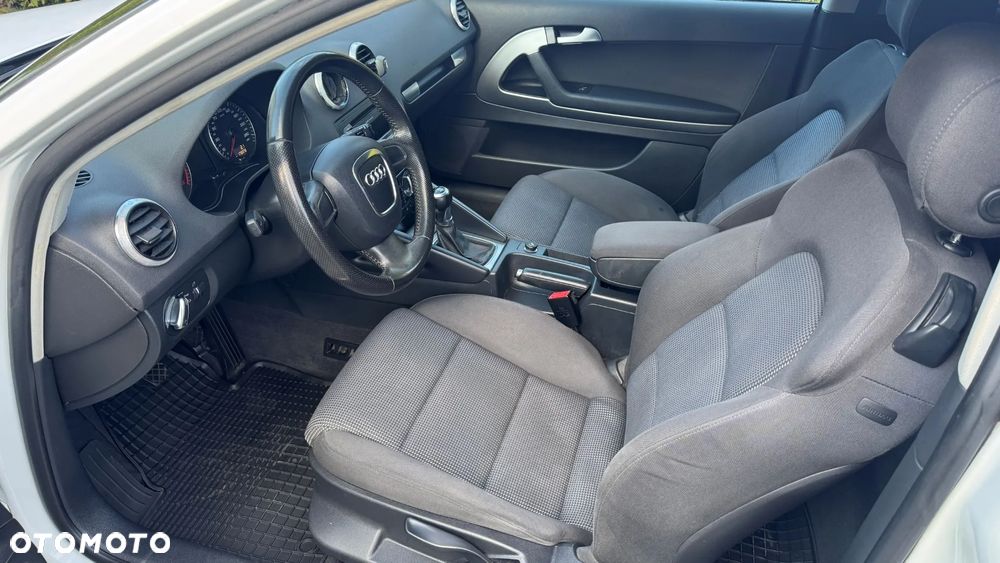 Audi A3 3-drzwiowe 1.4T FSI Ambiente - 9