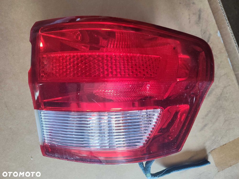 Jeep Grand Cherokee europa lampa tylna prawa 2011-13
