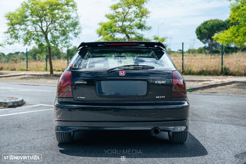 Honda Civic 1.6 VTi - 9