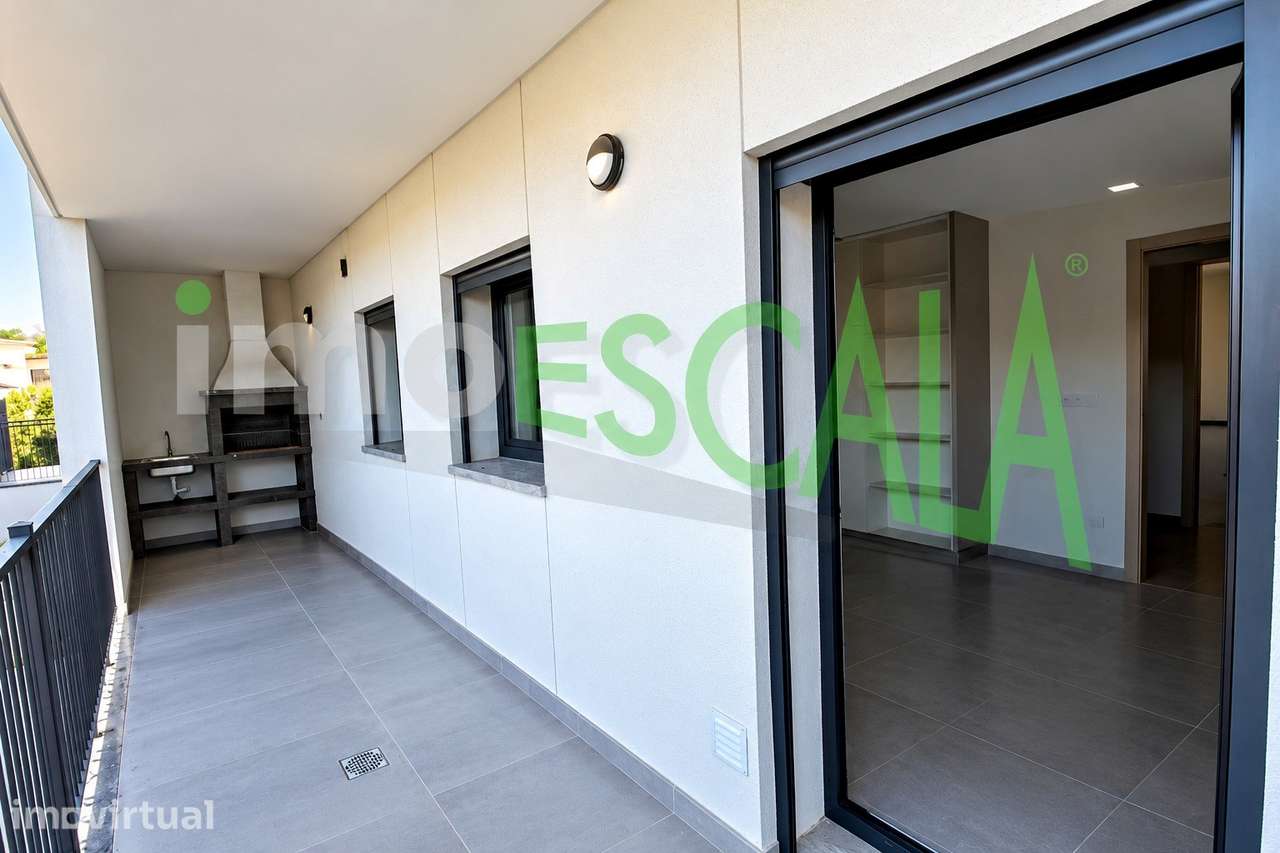 Apartamento T3 c/garagem e terraço no centro de Castanheira do Ribatej - Grande imagem: 4/42