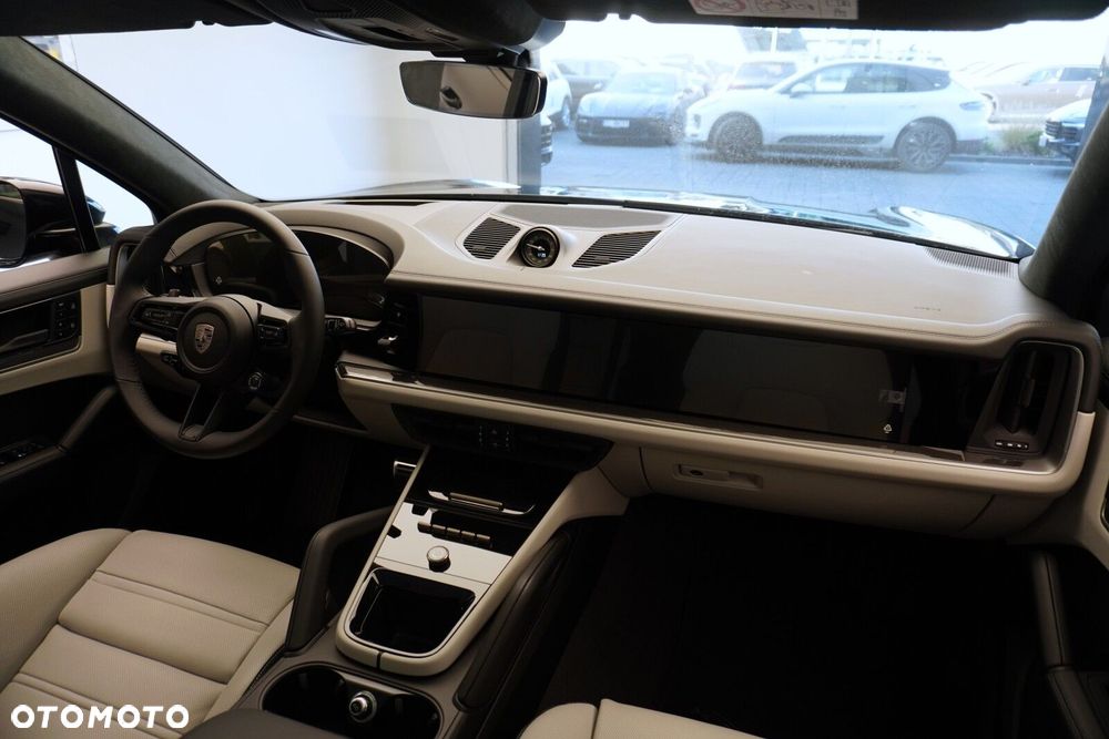 Porsche Cayenne - 34