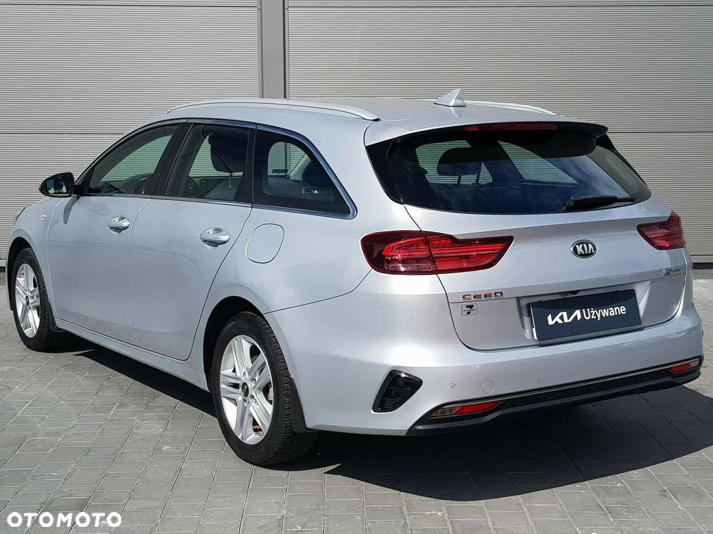Kia Ceed 1.6 CRDi mHEV M - 9
