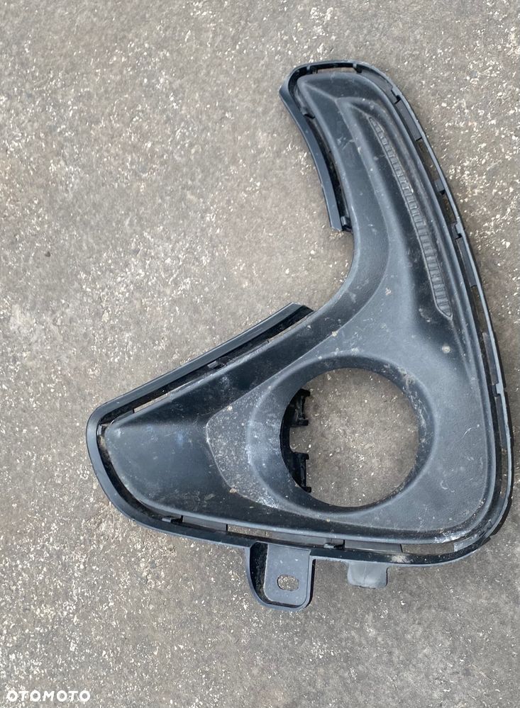 TOYOTA YARIS 4 IV 20- ORYGINALNA ! ! ! LEWA KRATKA ZAŚLEPKA RAMKA OSŁONA OBUDOWA HALOGENU NA HALOGEN kratka zderzaka przedniego w zderzak przedni lewy przód 52113-0D250 521130D250 - 2