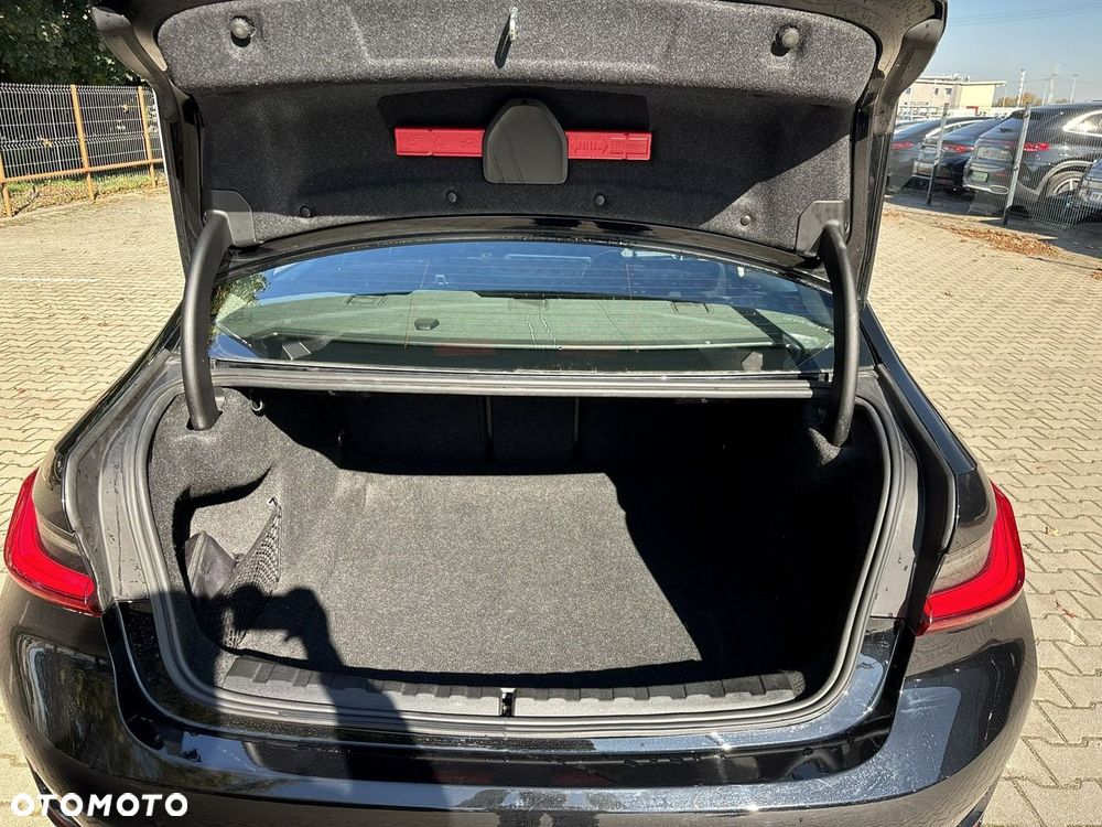 BMW Seria 3 318i Sport Line - 20