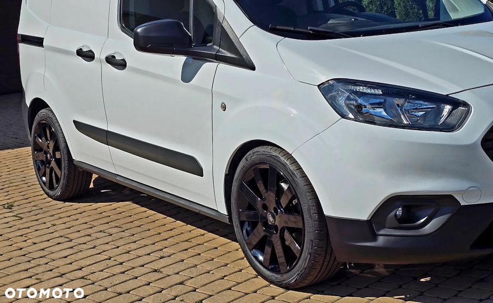 Ford Transit Courier - 14