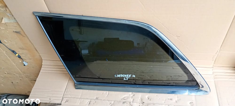 Szyba lewy tył tylna lewa karoseryjna Jeep Grand Cherokee IV WK2 - 2
