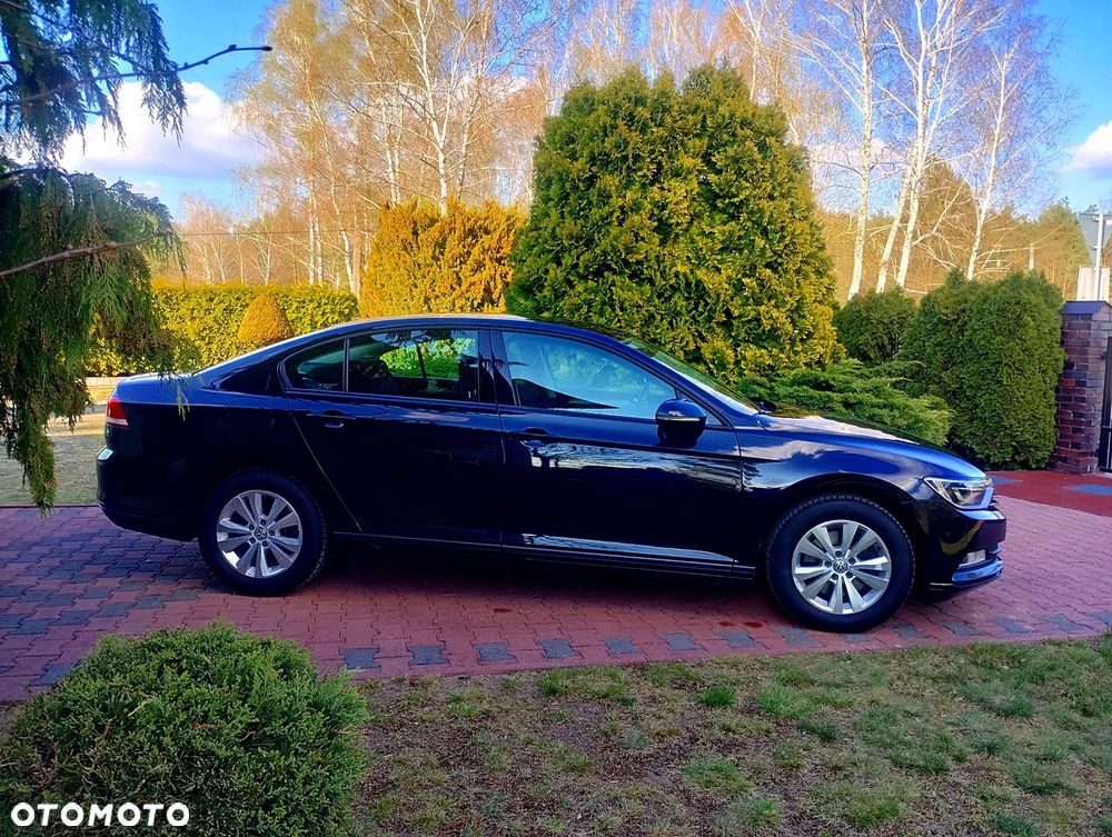 Volkswagen Passat - 11